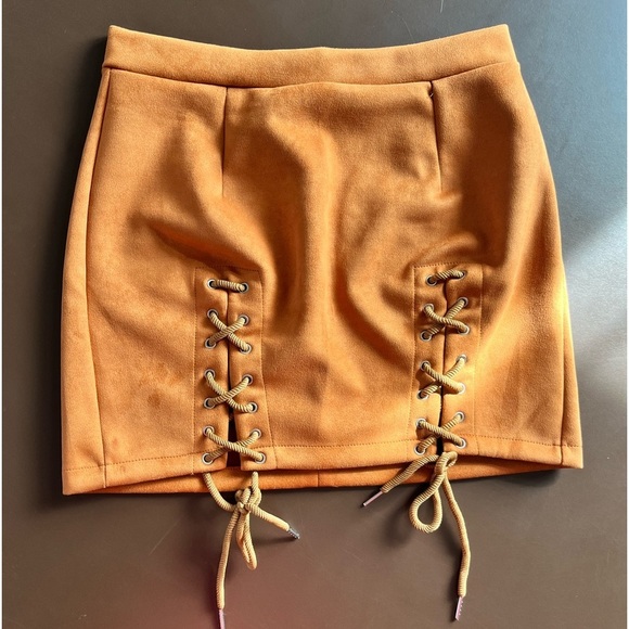 Suede skirt - Picture 2 of 4